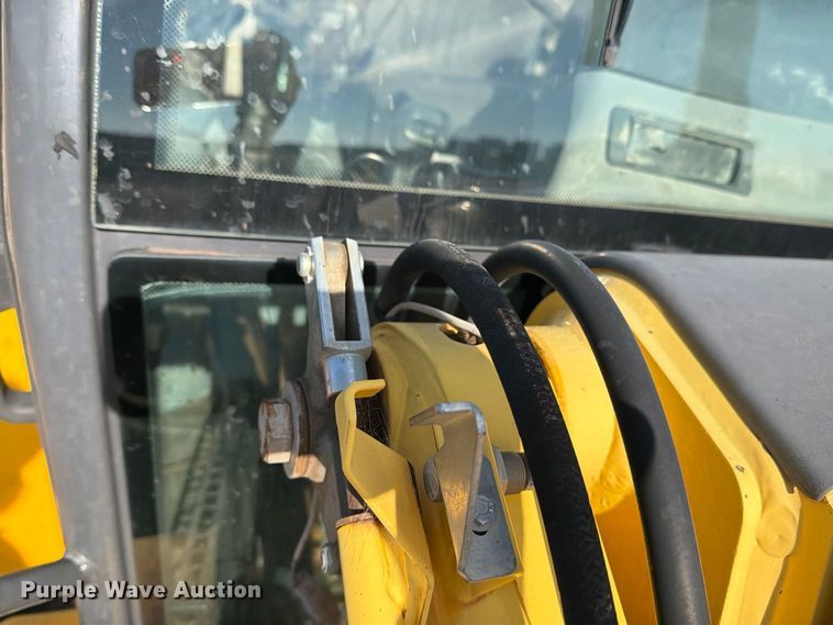 image for item DV8735 2014 New Holland B95C backhoe
