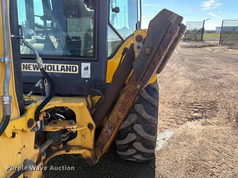 image for item DV8735 2014 New Holland B95C backhoe