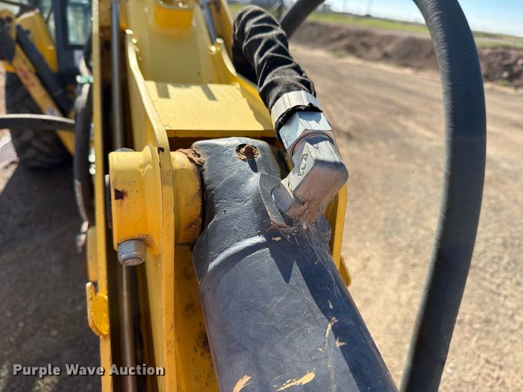 image for item DV8735 2014 New Holland B95C backhoe