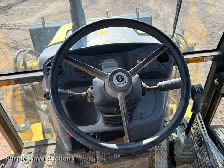 image for item DV8735 2014 New Holland B95C backhoe