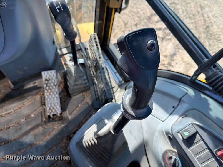 image for item DV8735 2014 New Holland B95C backhoe