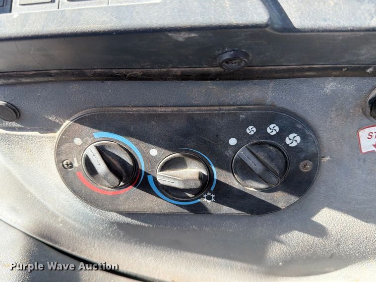 image for item DV8735 2014 New Holland B95C backhoe