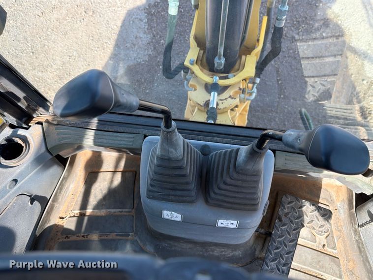 image for item DV8735 2014 New Holland B95C backhoe
