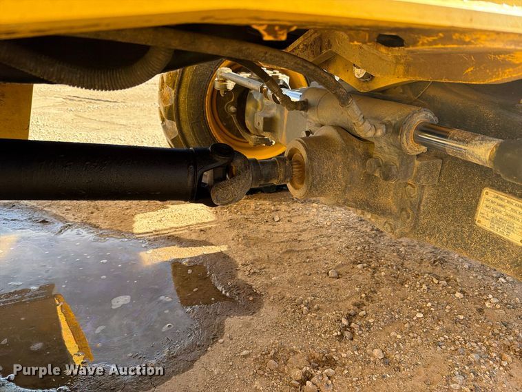 image for item DV8735 2014 New Holland B95C backhoe