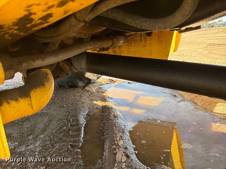 image for item DV8735 2014 New Holland B95C backhoe