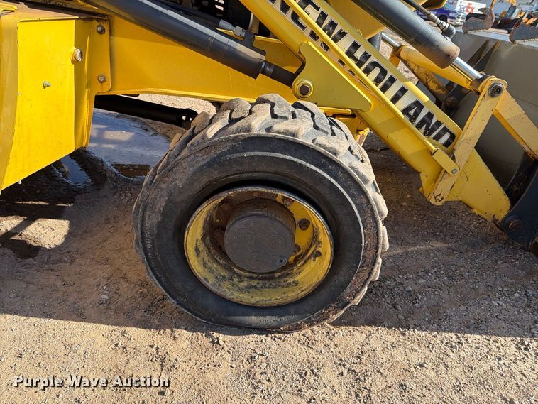 image for item DV8735 2014 New Holland B95C backhoe