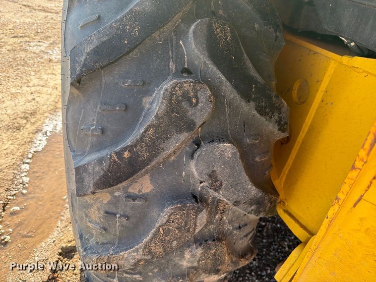 image for item DV8735 2014 New Holland B95C backhoe