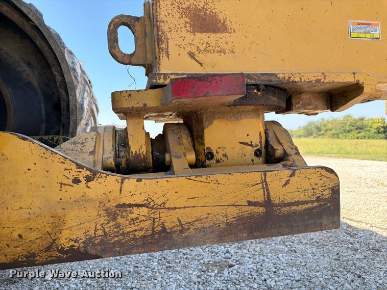image for item DZ4705 2011 Caterpillar TS185 scraper