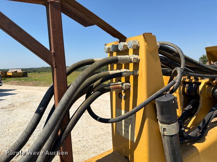 image for item DZ4705 2011 Caterpillar TS185 scraper