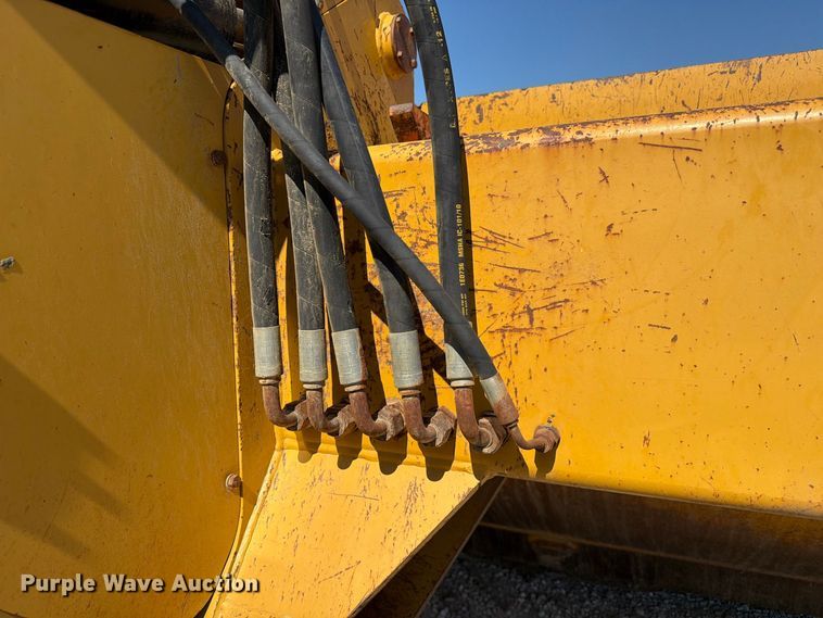 image for item DZ4705 2011 Caterpillar TS185 scraper
