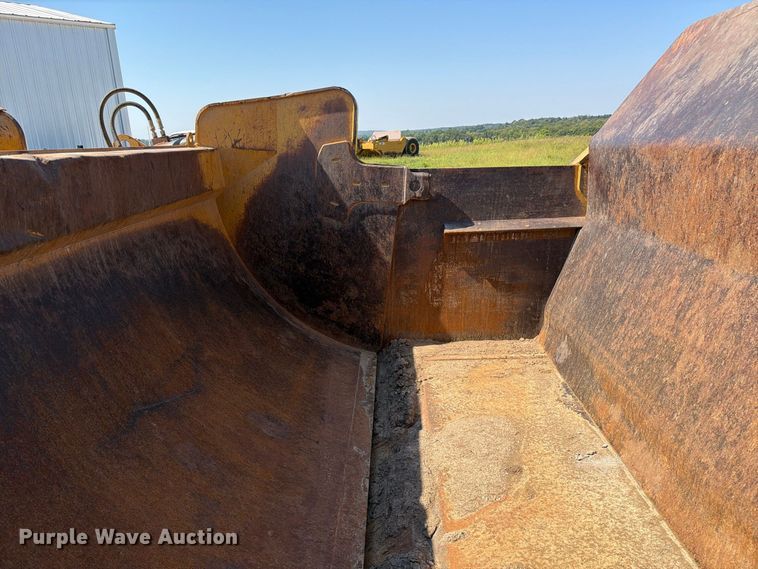 image for item DZ4705 2011 Caterpillar TS185 scraper