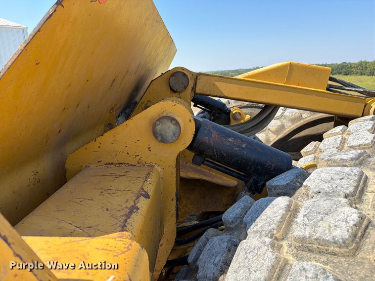 image for item DZ4705 2011 Caterpillar TS185 scraper