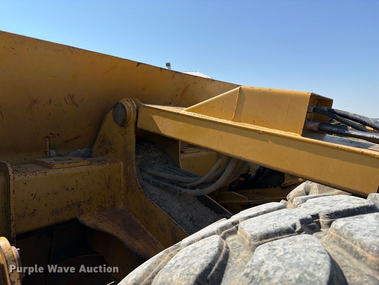 image for item DZ4705 2011 Caterpillar TS185 scraper