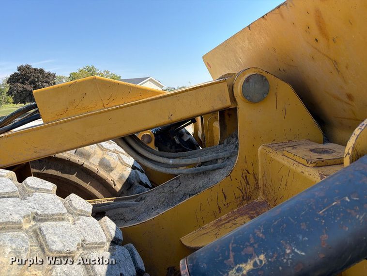 image for item DZ4705 2011 Caterpillar TS185 scraper