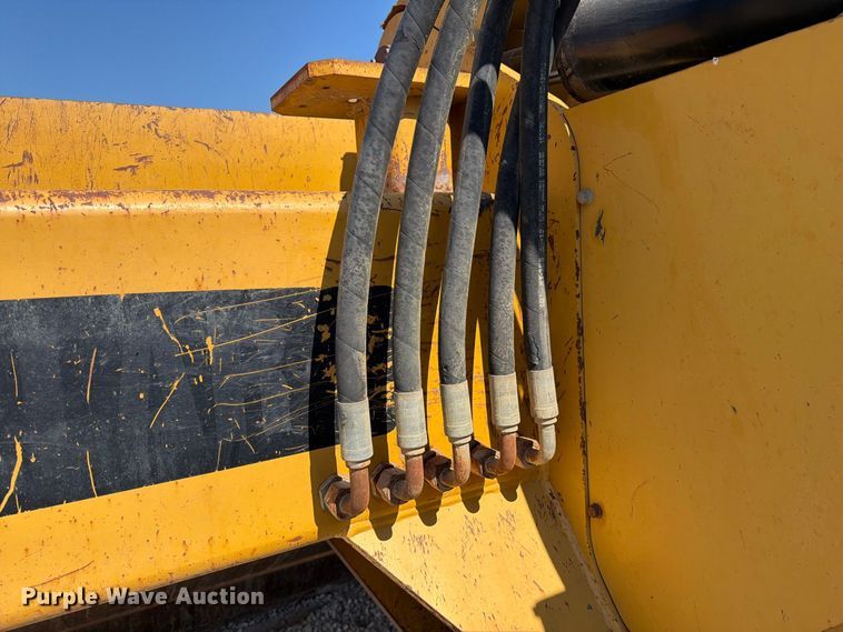image for item DZ4705 2011 Caterpillar TS185 scraper