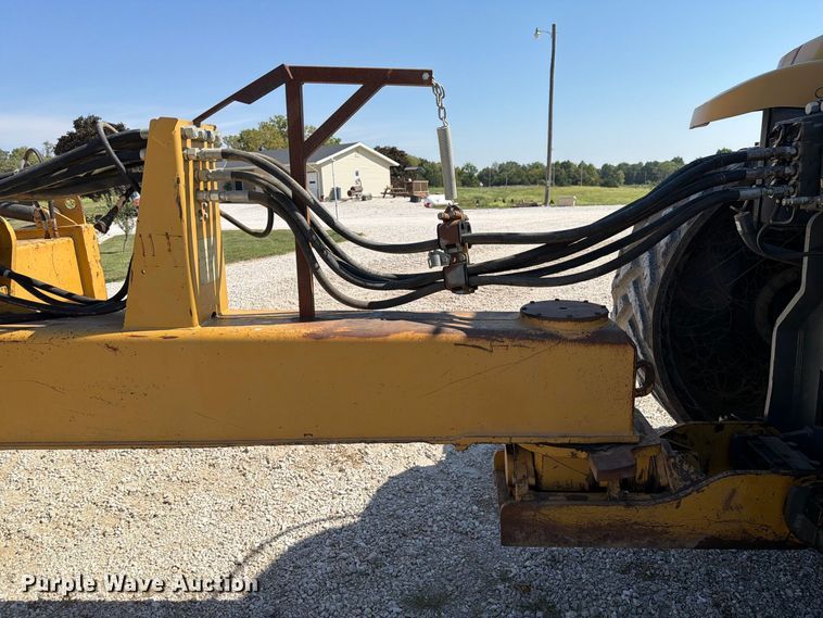 image for item DZ4705 2011 Caterpillar TS185 scraper