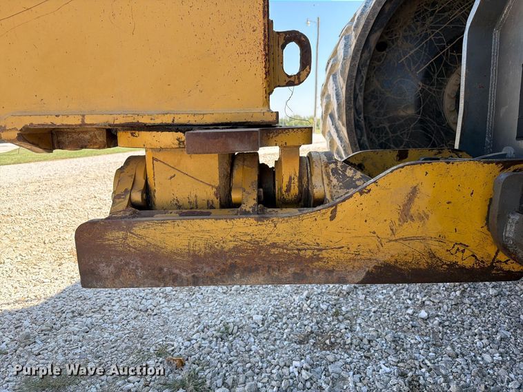 image for item DZ4705 2011 Caterpillar TS185 scraper
