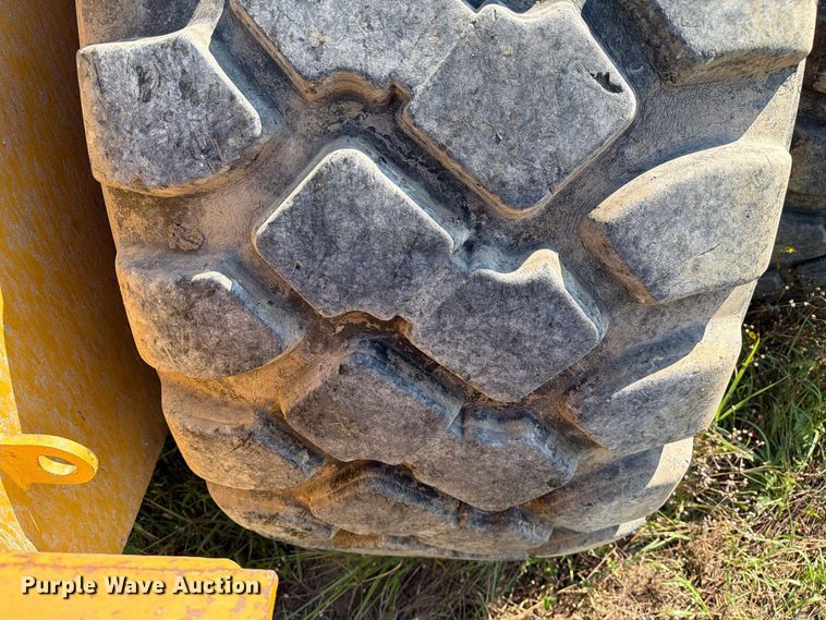 image for item DZ4705 2011 Caterpillar TS185 scraper
