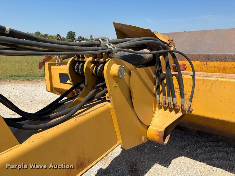 image for item DZ4706 2011 Caterpillar TS185 scraper