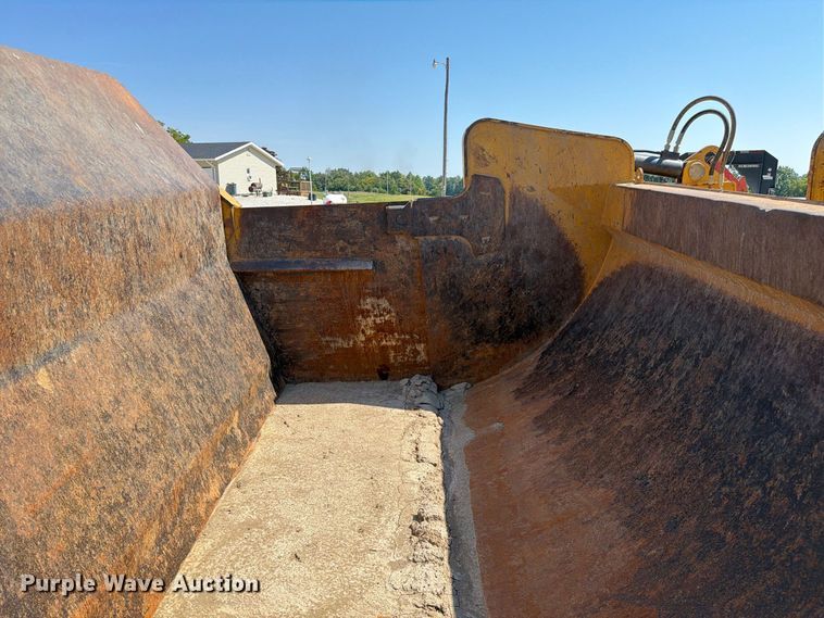image for item DZ4706 2011 Caterpillar TS185 scraper