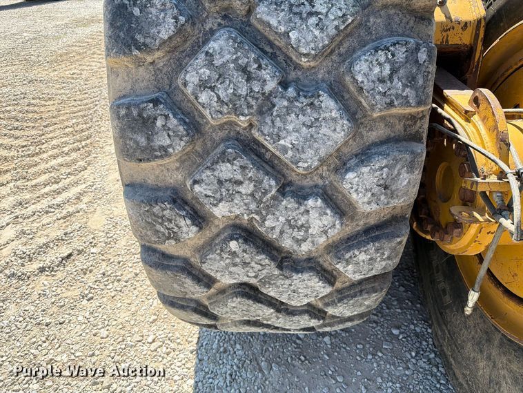 image for item DZ4706 2011 Caterpillar TS185 scraper