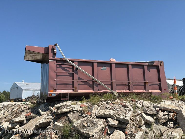 image for item DZ4710 J&J 7-27-05 dump bed