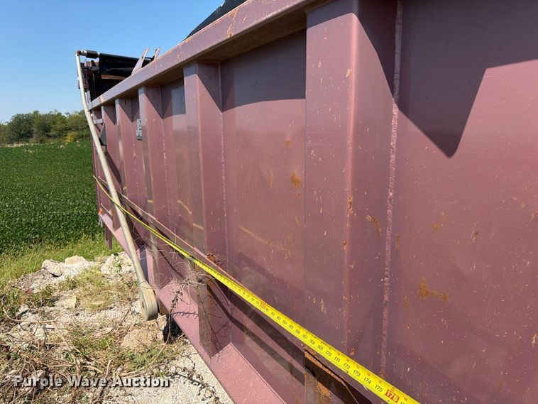 image for item DZ4710 J&J 7-27-05 dump bed