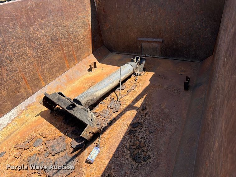 image for item DZ4710 J&J 7-27-05 dump bed