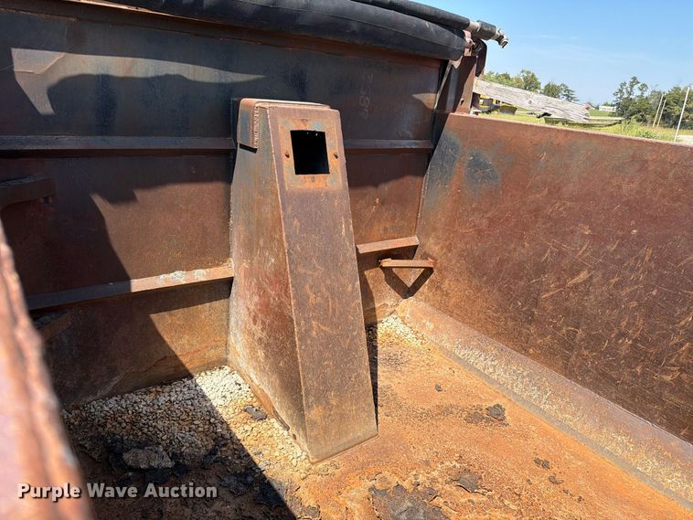 image for item DZ4710 J&J 7-27-05 dump bed
