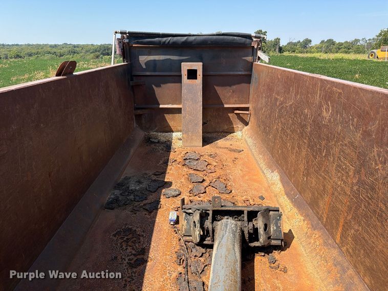 image for item DZ4710 J&J 7-27-05 dump bed