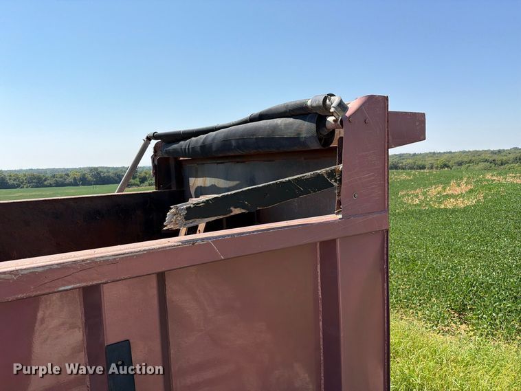 image for item DZ4710 J&J 7-27-05 dump bed