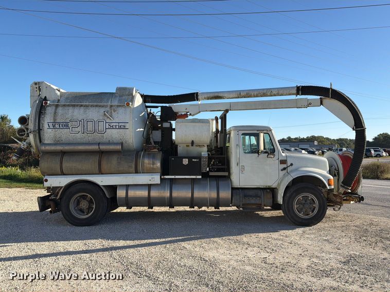 image for item DZ4937 1991 International 4900 sewer jetter truck