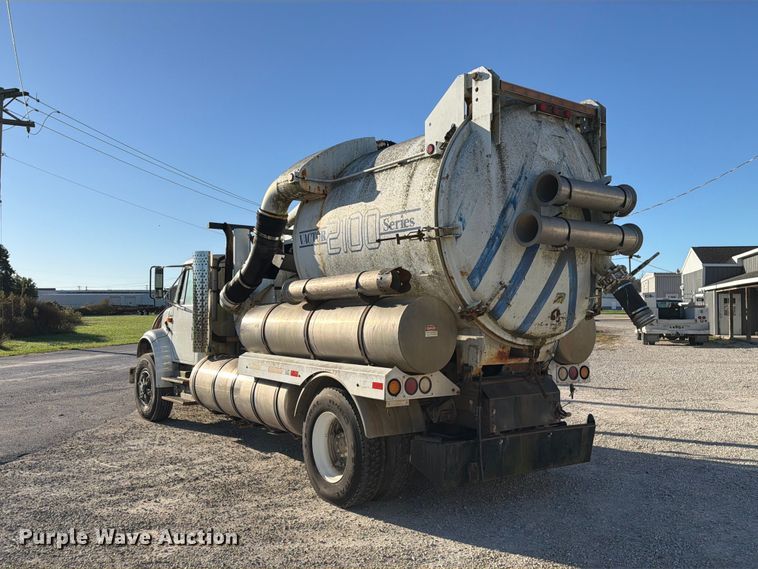 image for item DZ4937 1991 International 4900 sewer jetter truck