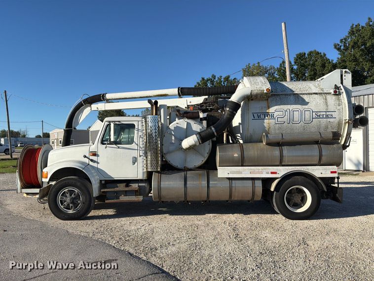 image for item DZ4937 1991 International 4900 sewer jetter truck
