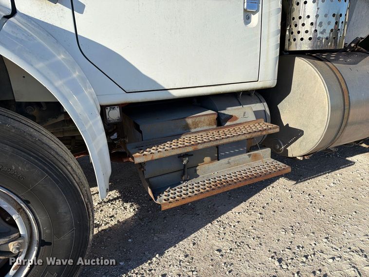 image for item DZ4937 1991 International 4900 sewer jetter truck