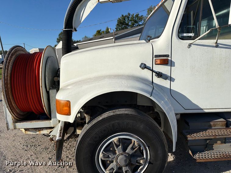 image for item DZ4937 1991 International 4900 sewer jetter truck
