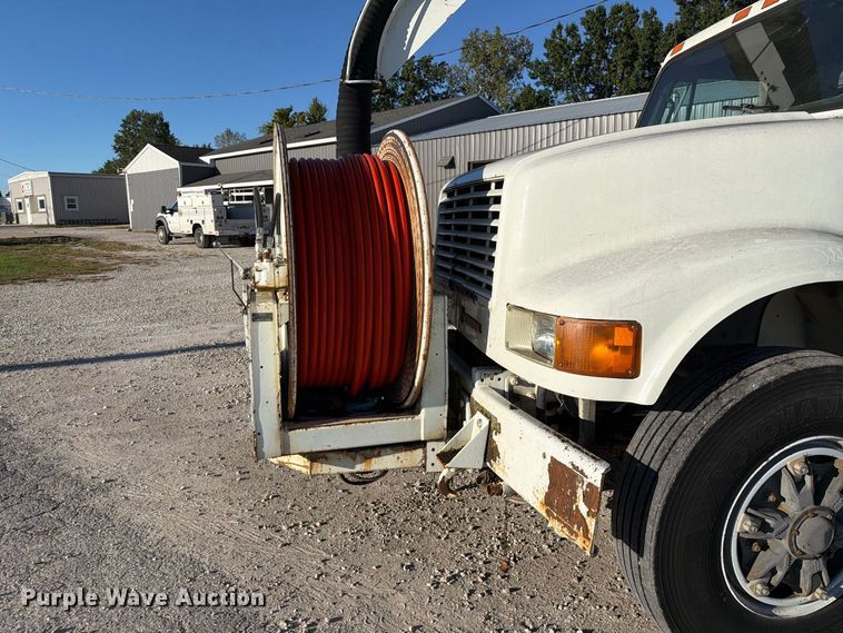 image for item DZ4937 1991 International 4900 sewer jetter truck