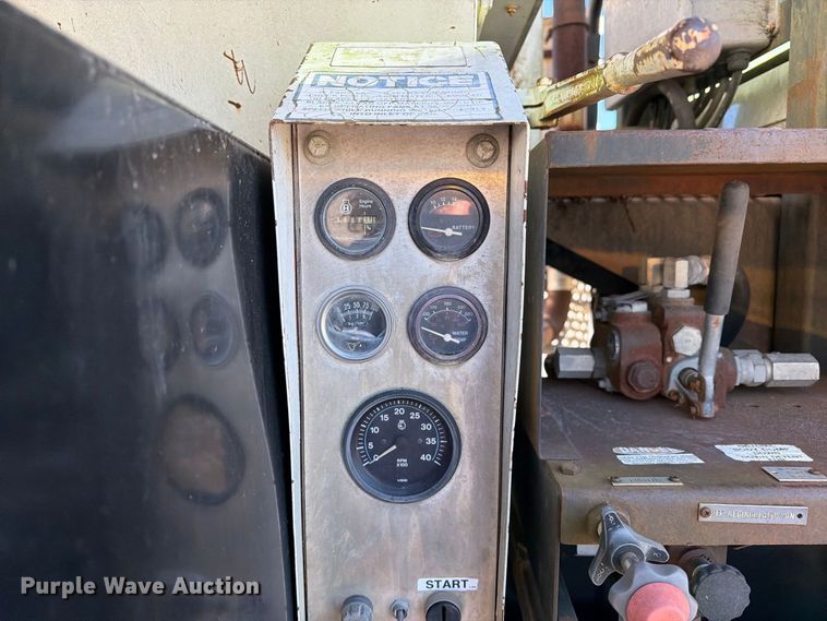 image for item DZ4937 1991 International 4900 sewer jetter truck