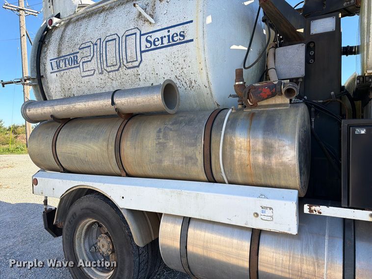 image for item DZ4937 1991 International 4900 sewer jetter truck