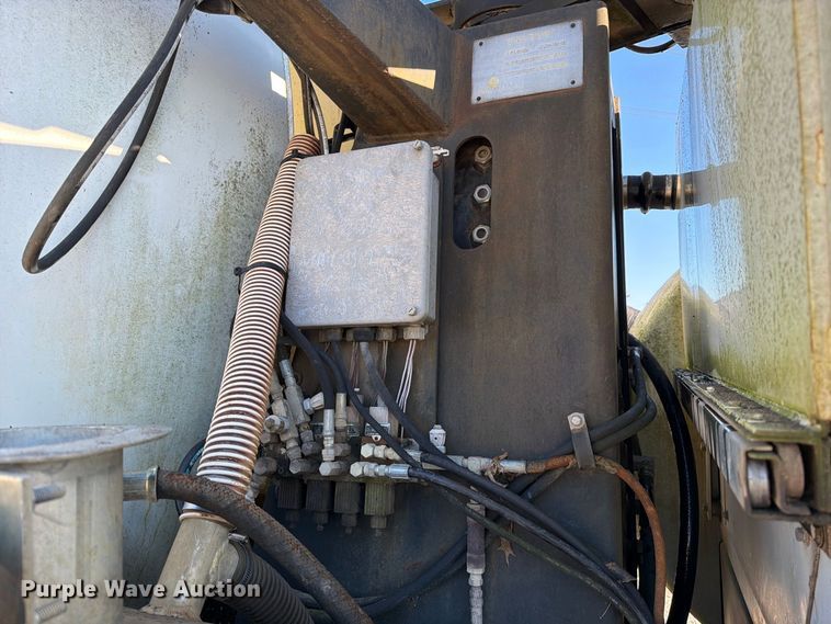 image for item DZ4937 1991 International 4900 sewer jetter truck