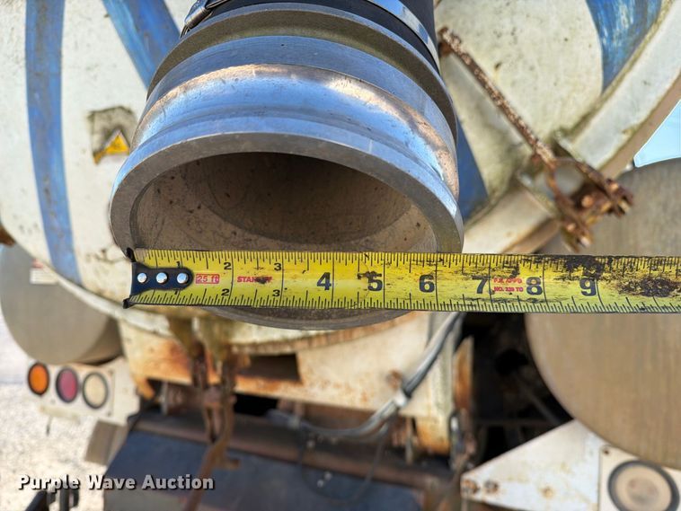 image for item DZ4937 1991 International 4900 sewer jetter truck