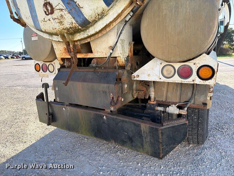image for item DZ4937 1991 International 4900 sewer jetter truck