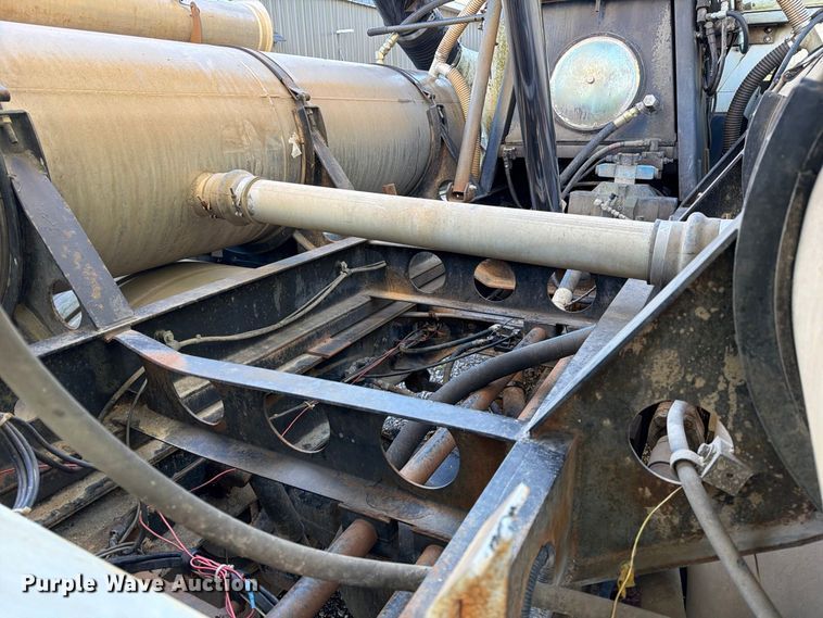 image for item DZ4937 1991 International 4900 sewer jetter truck