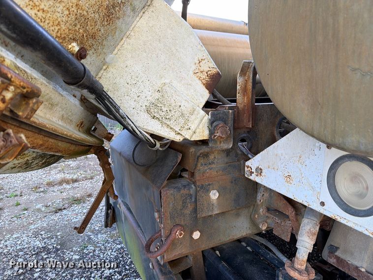 image for item DZ4937 1991 International 4900 sewer jetter truck