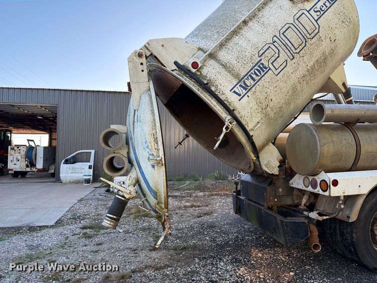 image for item DZ4937 1991 International 4900 sewer jetter truck