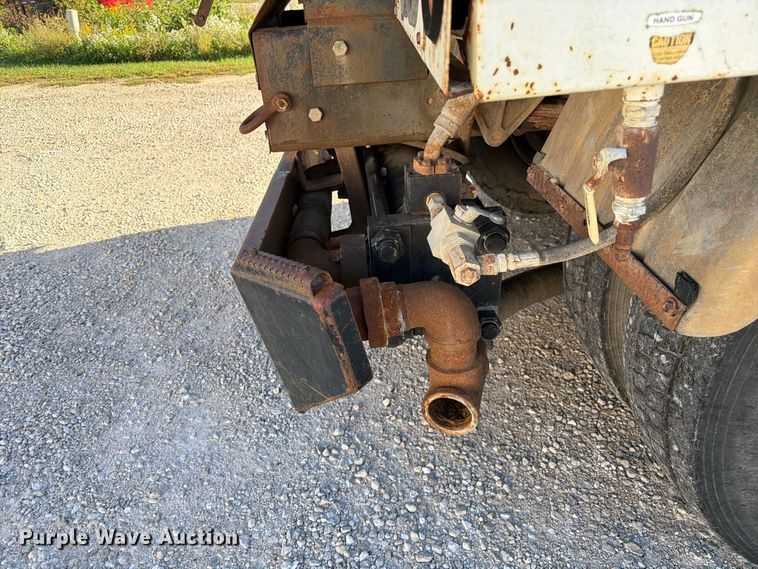 image for item DZ4937 1991 International 4900 sewer jetter truck