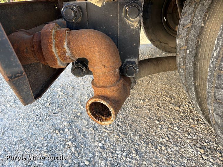 image for item DZ4937 1991 International 4900 sewer jetter truck