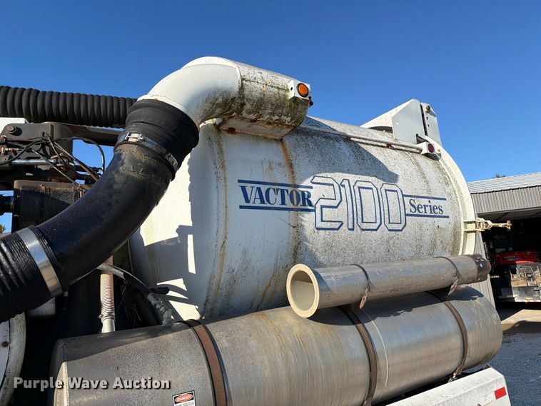 image for item DZ4937 1991 International 4900 sewer jetter truck