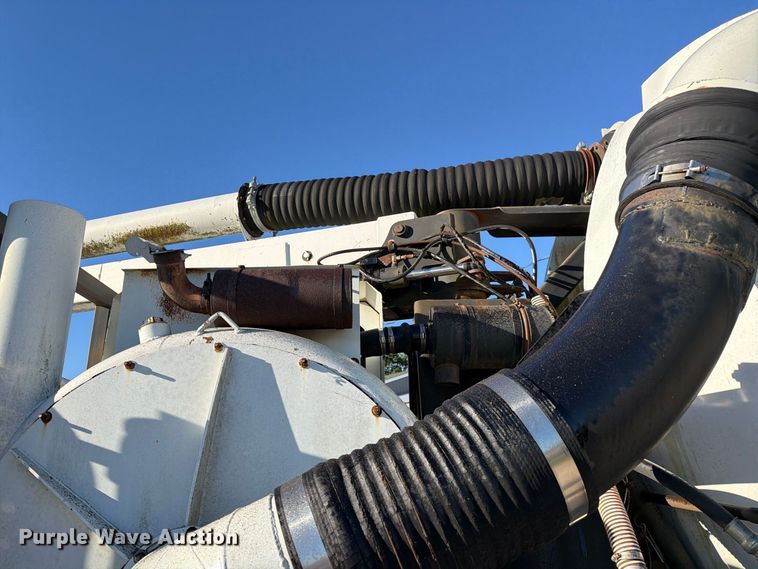 image for item DZ4937 1991 International 4900 sewer jetter truck
