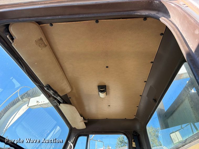 image for item DZ4937 1991 International 4900 sewer jetter truck